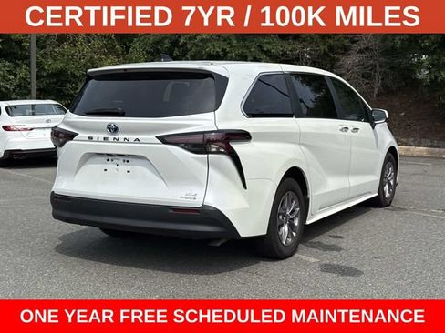 Used 2024 Toyota Sienna XLE FWD image 2