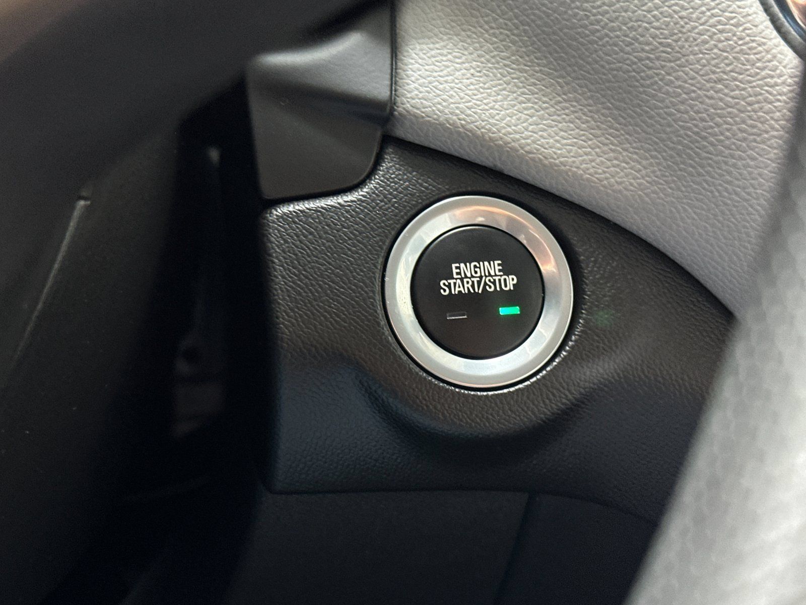 Used 2022 Chevrolet Equinox LS w/ LS Convenience Package FWD image 20