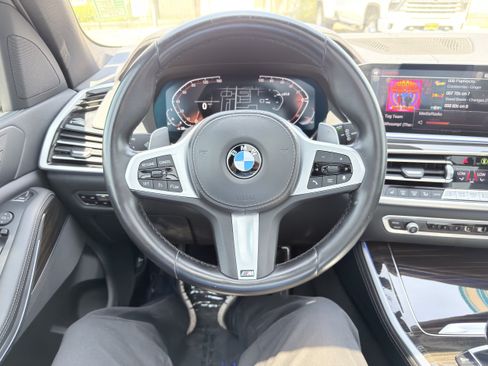 Used 2021 BMW X5 xDrive40i w/ M Sport Package AWD/4WD image 29