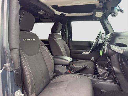 Used 2017 Jeep Wrangler Rubicon w/ Power Convenience Group AWD/4WD image 17