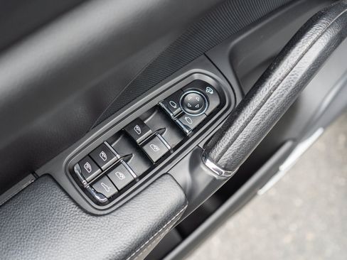 Used 2015 Porsche Cayenne S AWD/4WD image 12