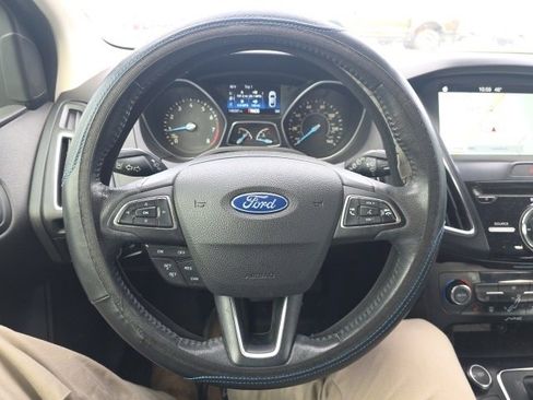 Used 2016 Ford Focus Titanium w/ Titanium Technology Package image 13