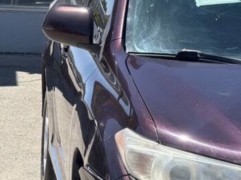 Used 2013 Toyota Highlander Plus AWD/4WD image 24