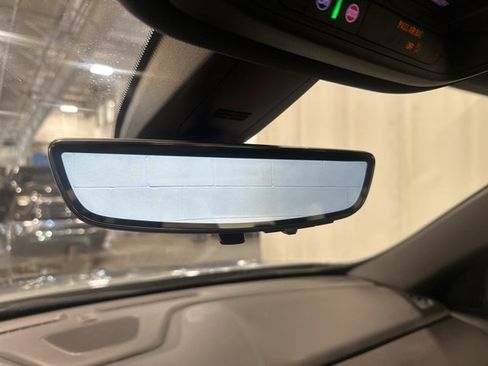 Used 2023 Chevrolet Traverse RS image 35