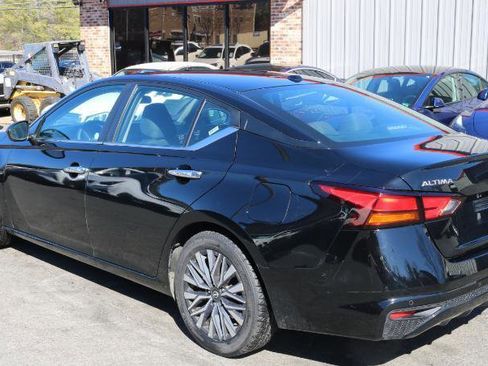 Used 2024 Nissan Altima 2.5 SV image 4