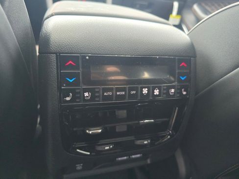 New 2025 Jeep Grand Cherokee L Summit image 22