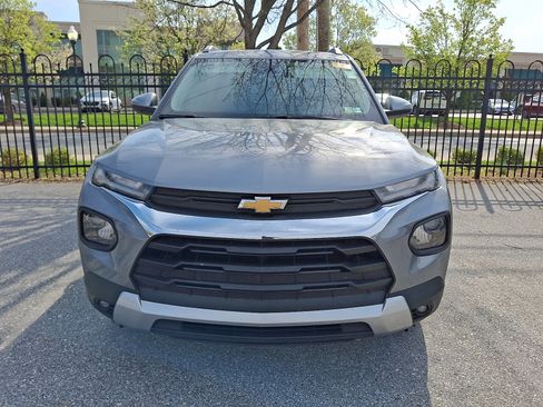 Used 2023 Chevrolet TrailBlazer LT image 2