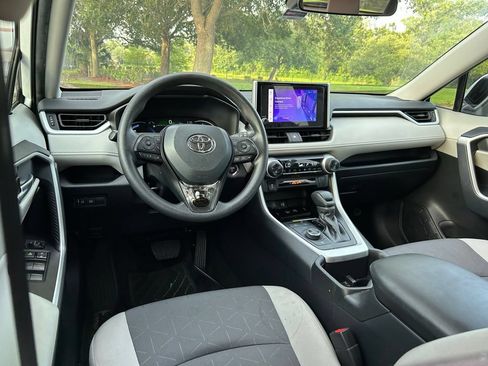 Used 2024 Toyota RAV4 XLE AWD/4WD image 13