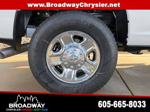 New 2026 RAM 2500 Tradesman AWD/4WD image 10
