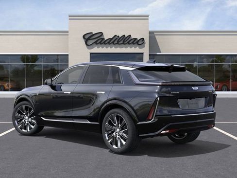 New 2026 Cadillac Lyriq Signature Luxury AWD/4WD image 4
