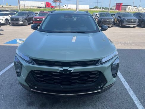 Used 2025 Chevrolet Trax ACTIV w/ Driver Confidence Package FWD image 2