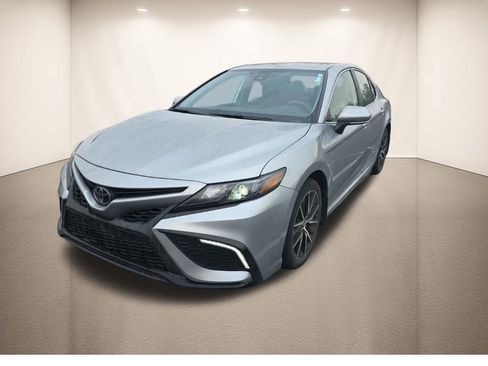 Used 2023 Toyota Camry SE w/ Convenience Package image 14