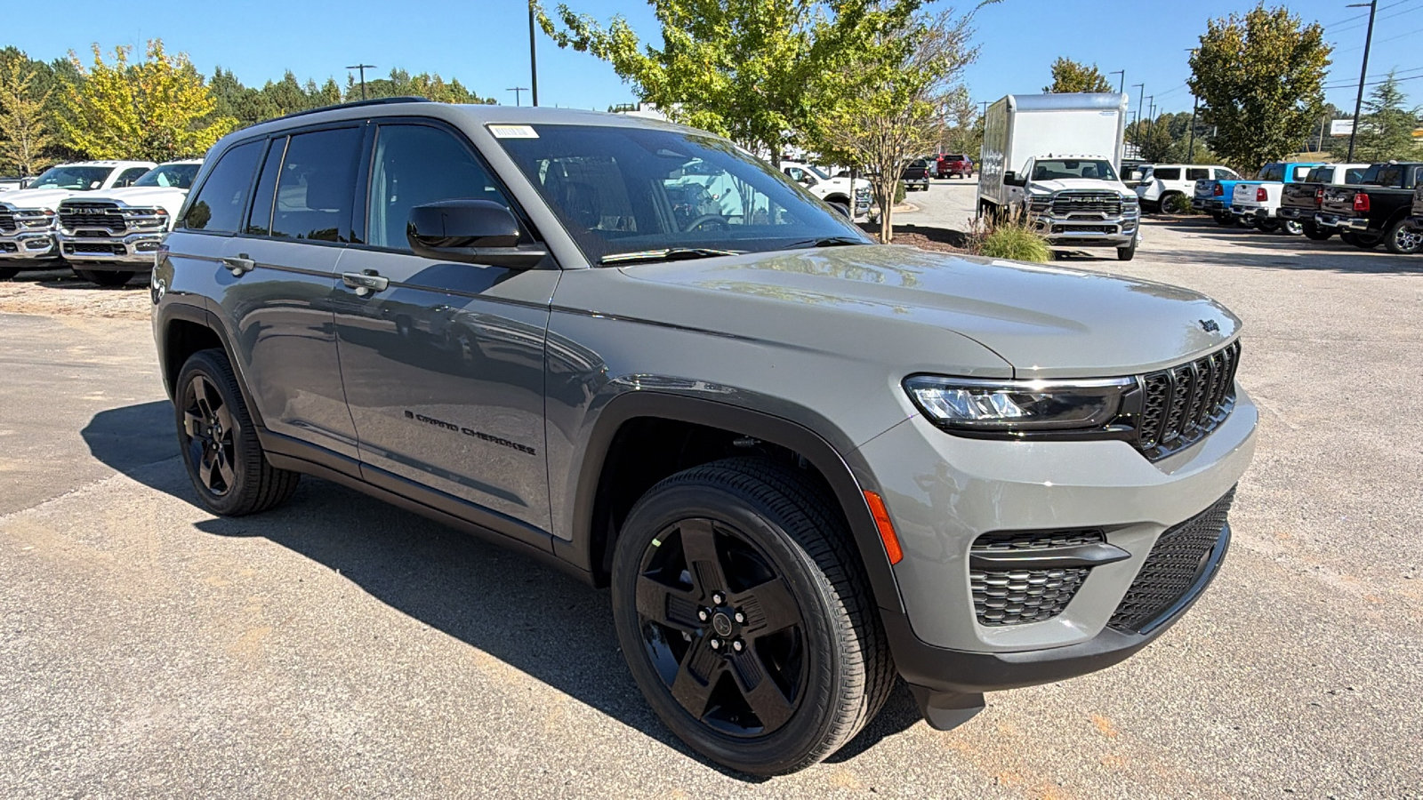 New 2027 Jeep Grand Cherokee Laredo X AWD/4WD image 5