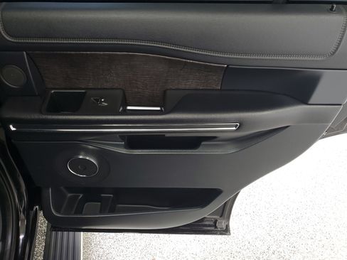 Used 2020 Ford Expedition Limited w/ Equipment Group 302A RWD image 13