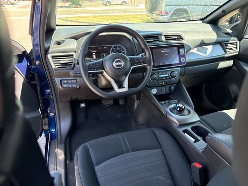 Certified 2025 Nissan Leaf S FWD image 12