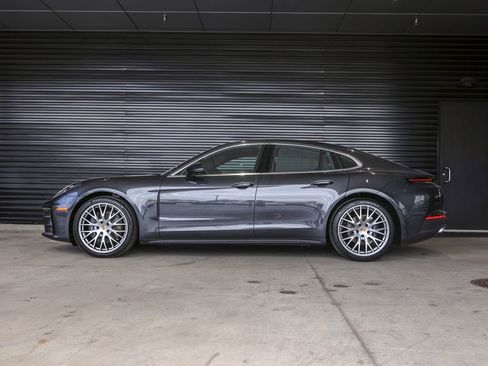 New 2026 Porsche Panamera RWD image 2
