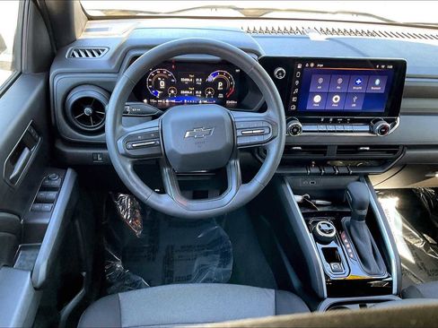 Used 2024 Chevrolet Colorado Trail Boss image 5