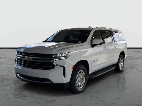 Used 2024 Chevrolet Suburban LT AWD/4WD image 4