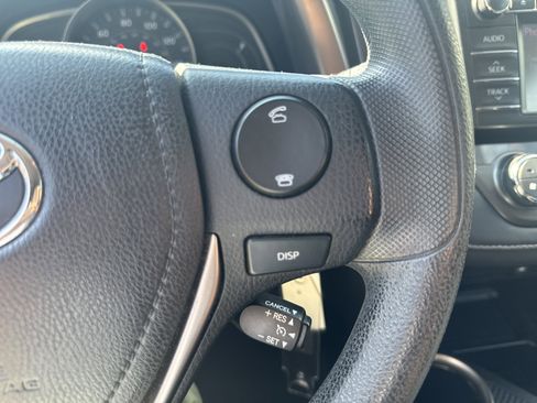 Used 2013 Toyota RAV4 XLE image 20