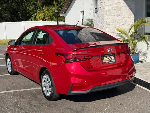 Used 2022 Hyundai Accent SE image 11