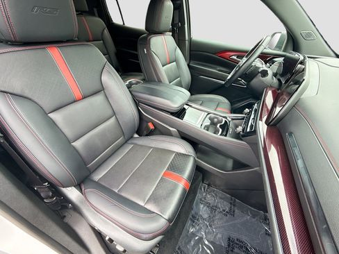 Used 2024 Chevrolet Traverse RS w/ LPO, Floor Liner Package AWD/4WD image 16