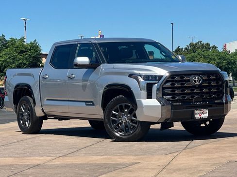 Used 2023 Toyota Tundra Platinum AWD/4WD image 2