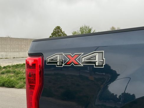 Used 2019 Ford F250 Lariat w/ Lariat Value Package AWD/4WD image 14