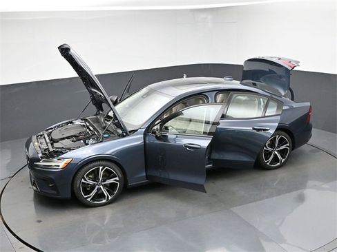 Used 2024 Volvo S60 B5 Ultimate image 48