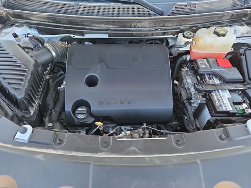 Used 2021 Chevrolet Traverse LT FWD image 13
