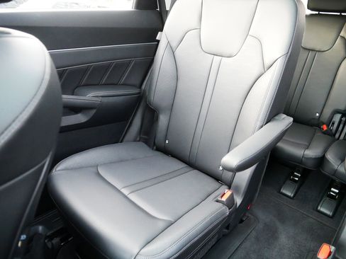 Certified 2025 Kia Sorento SX AWD/4WD image 12