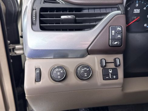 Used 2017 Chevrolet Tahoe LT w/ LT Signature Package image 29