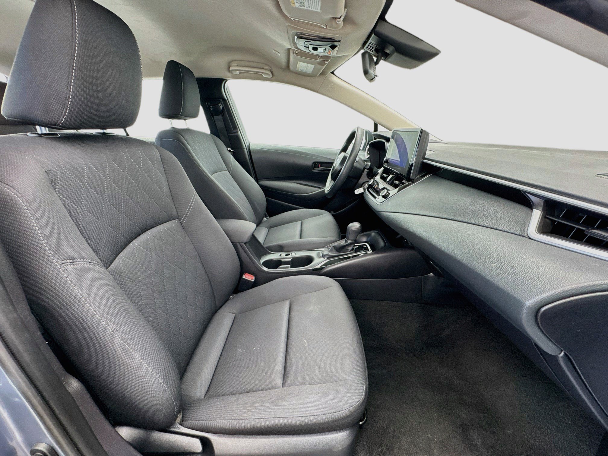 Used 2025 Toyota Corolla LE FWD image 19