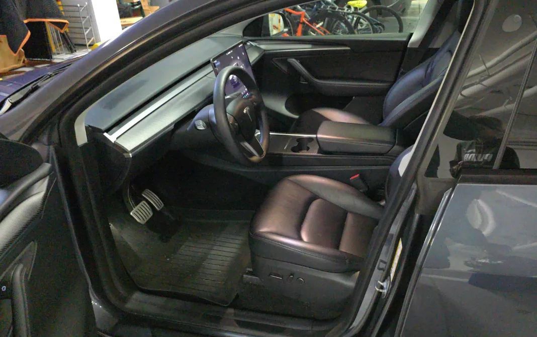Used 2023 Tesla Model Y Performance AWD/4WD image 5