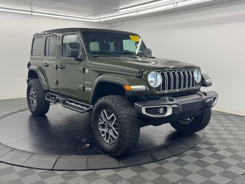 Used 2024 Jeep Wrangler Unlimited Sahara w/ Safety Group AWD/4WD image 4