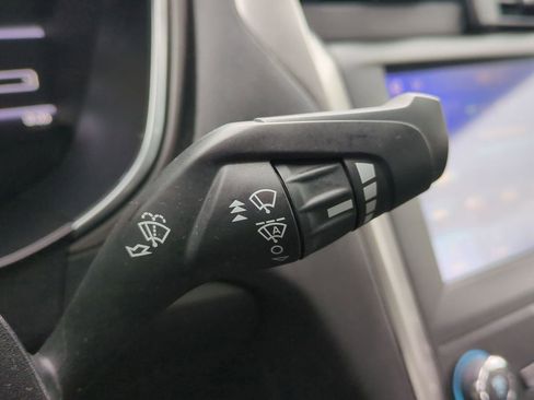 Used 2020 Ford Fusion SE image 25