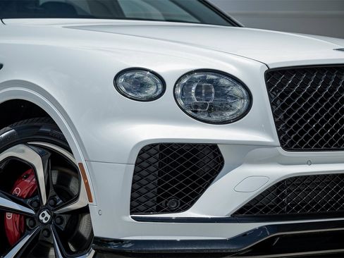 New 2025 Bentley Bentayga image 7