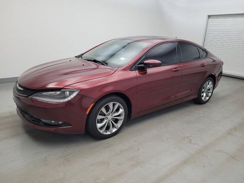 Used 2015 Chrysler 200 S w/ Navigation & Sound Group I FWD image 2