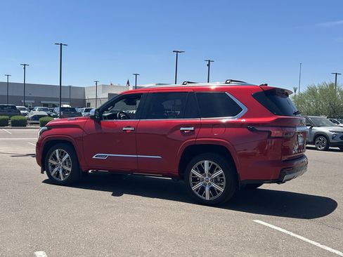 Used 2023 Toyota Sequoia Capstone AWD/4WD image 3