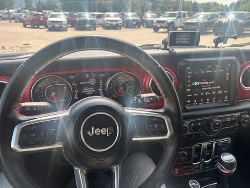 Used 2022 Jeep Wrangler Unlimited Rubicon AWD/4WD image 10