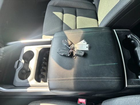 Used 2019 RAM 1500 Big Horn AWD/4WD image 27