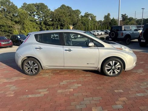 Used 2015 Nissan Leaf SL FWD image 15