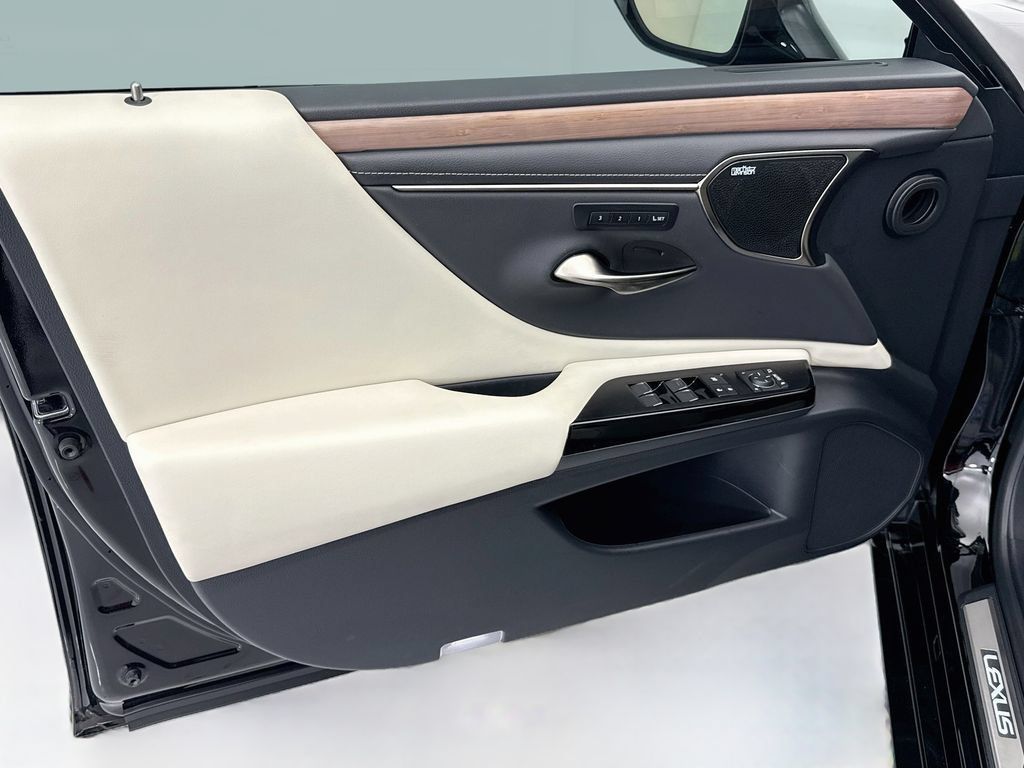 Used 2024 Lexus ES 350 Ultra Luxury w/ Accessory Package (Z2) FWD image 23