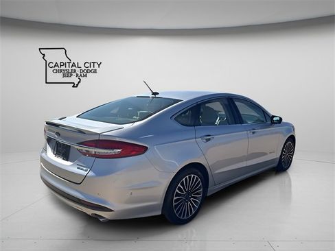 Used 2018 Ford Fusion Titanium image 9