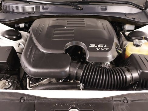 Used 2022 Dodge Charger SXT AWD/4WD image 18