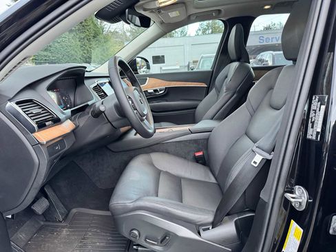 Certified 2025 Volvo XC90 B6 Plus w/ Protection Package Premier image 21