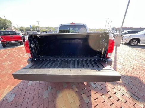 Used 2016 Toyota Tacoma TRD Off-Road w/ Towing Package AWD/4WD image 32