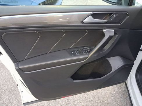Certified 2023 Volkswagen Tiguan SE R-Line FWD image 13