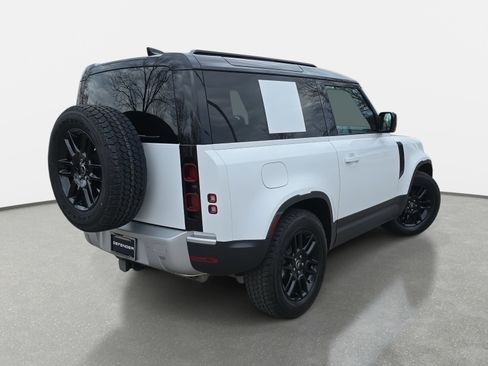 Used 2025 Land Rover Defender 90 S image 5