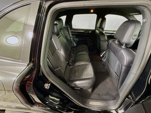 Used 2017 Porsche Cayenne Platinum Edition image 26