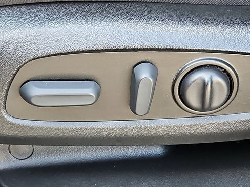 Certified 2023 Chevrolet Traverse LT image 26